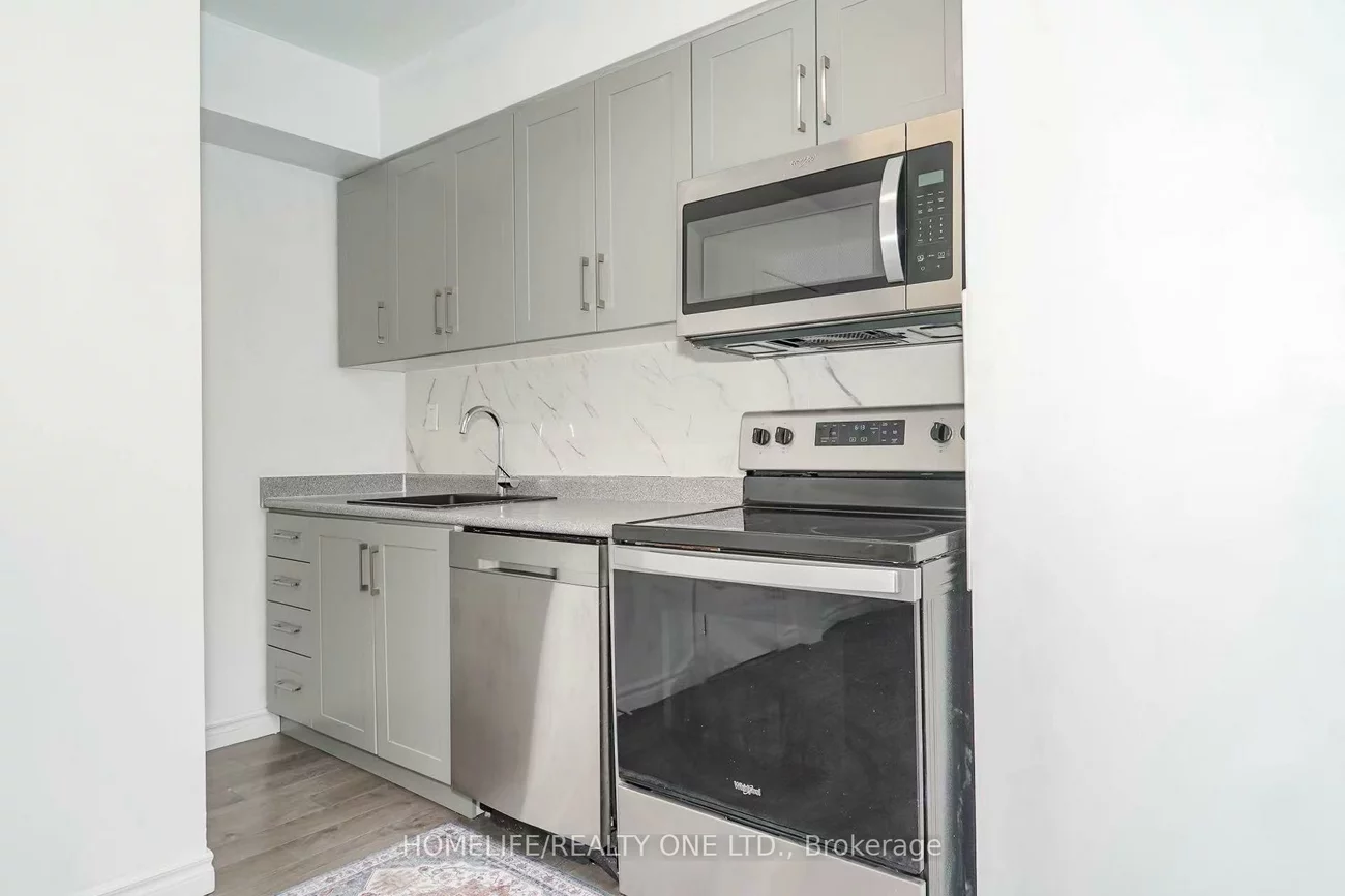 104, Benson, Wychwood, Toronto