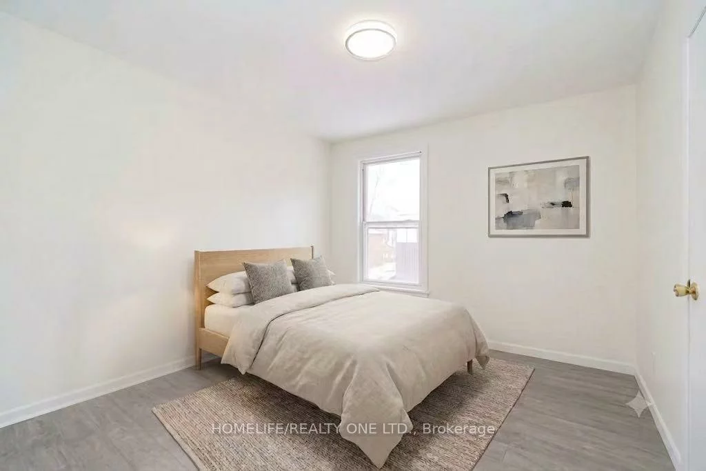 104, Benson, Wychwood, Toronto