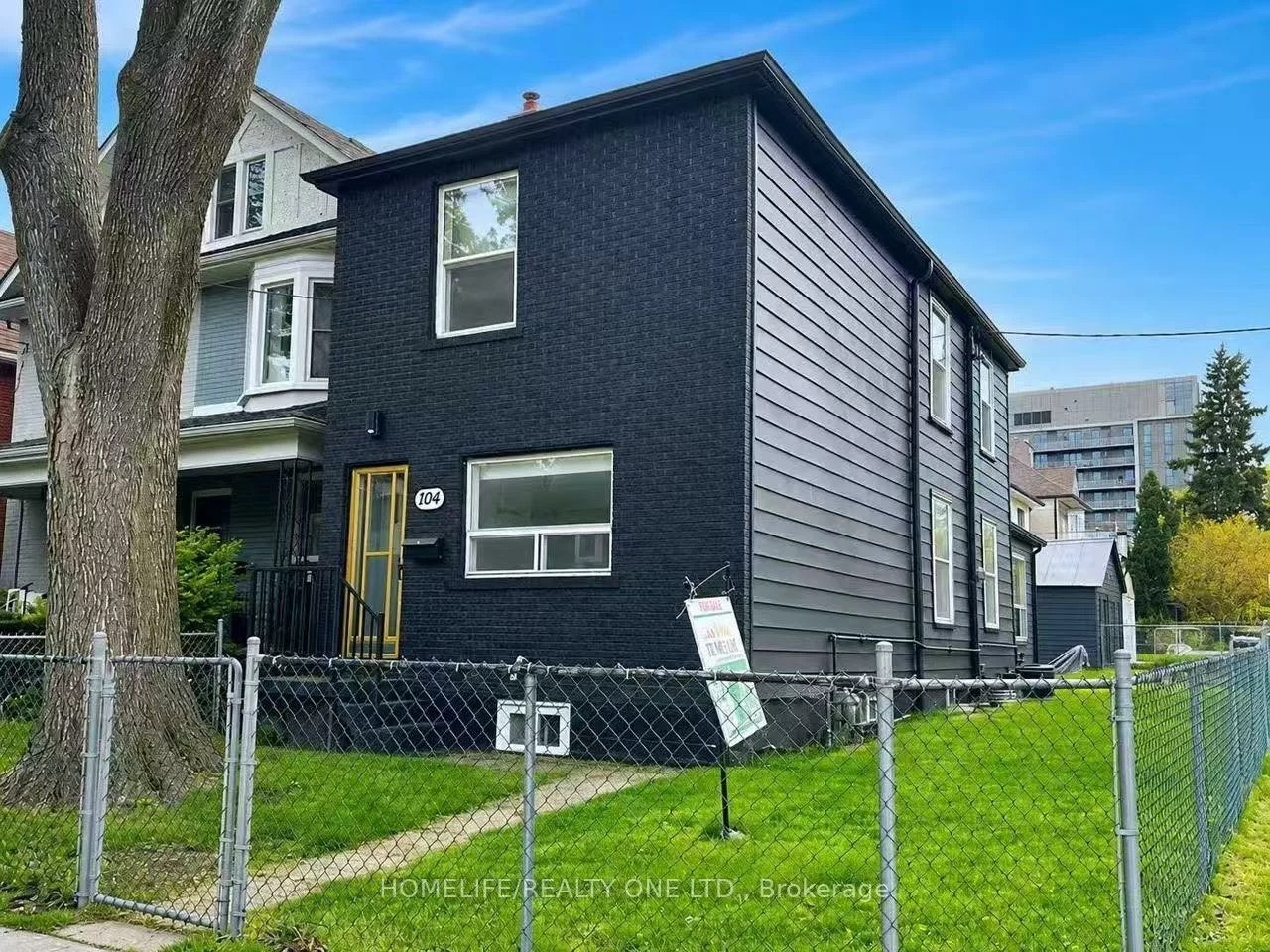 104, Benson, Wychwood, Toronto