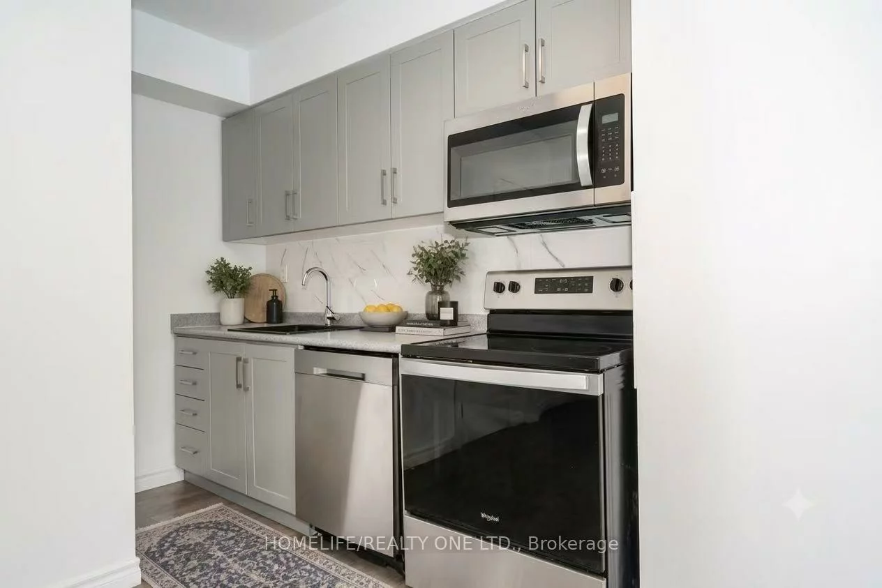104, Benson, Wychwood, Toronto