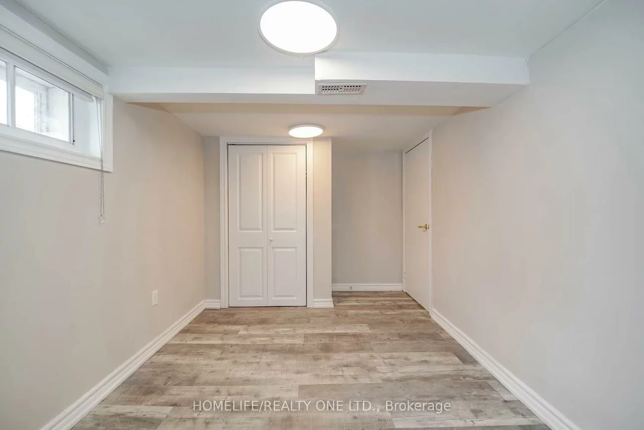 104, Benson, Wychwood, Toronto