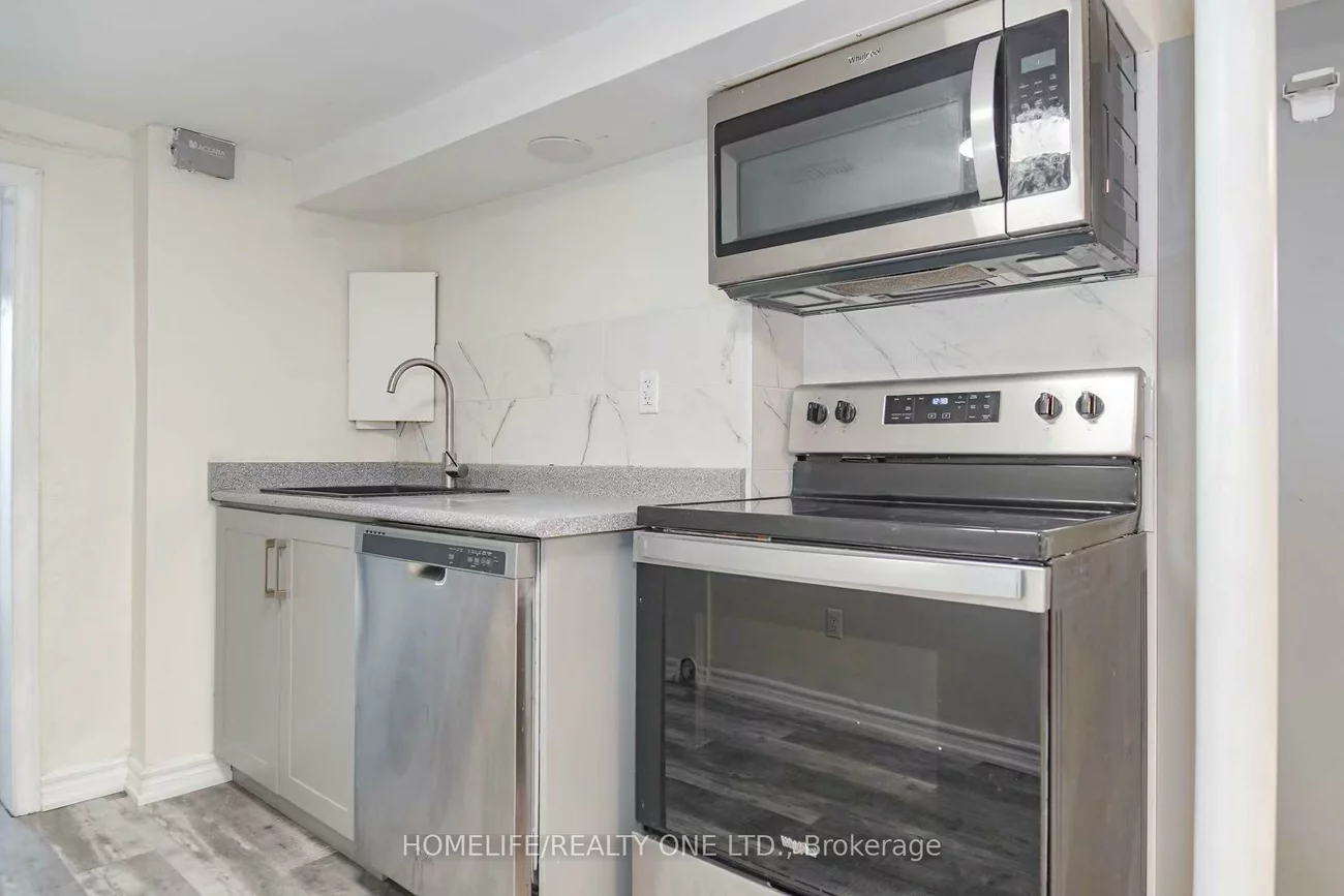 104, Benson, Wychwood, Toronto