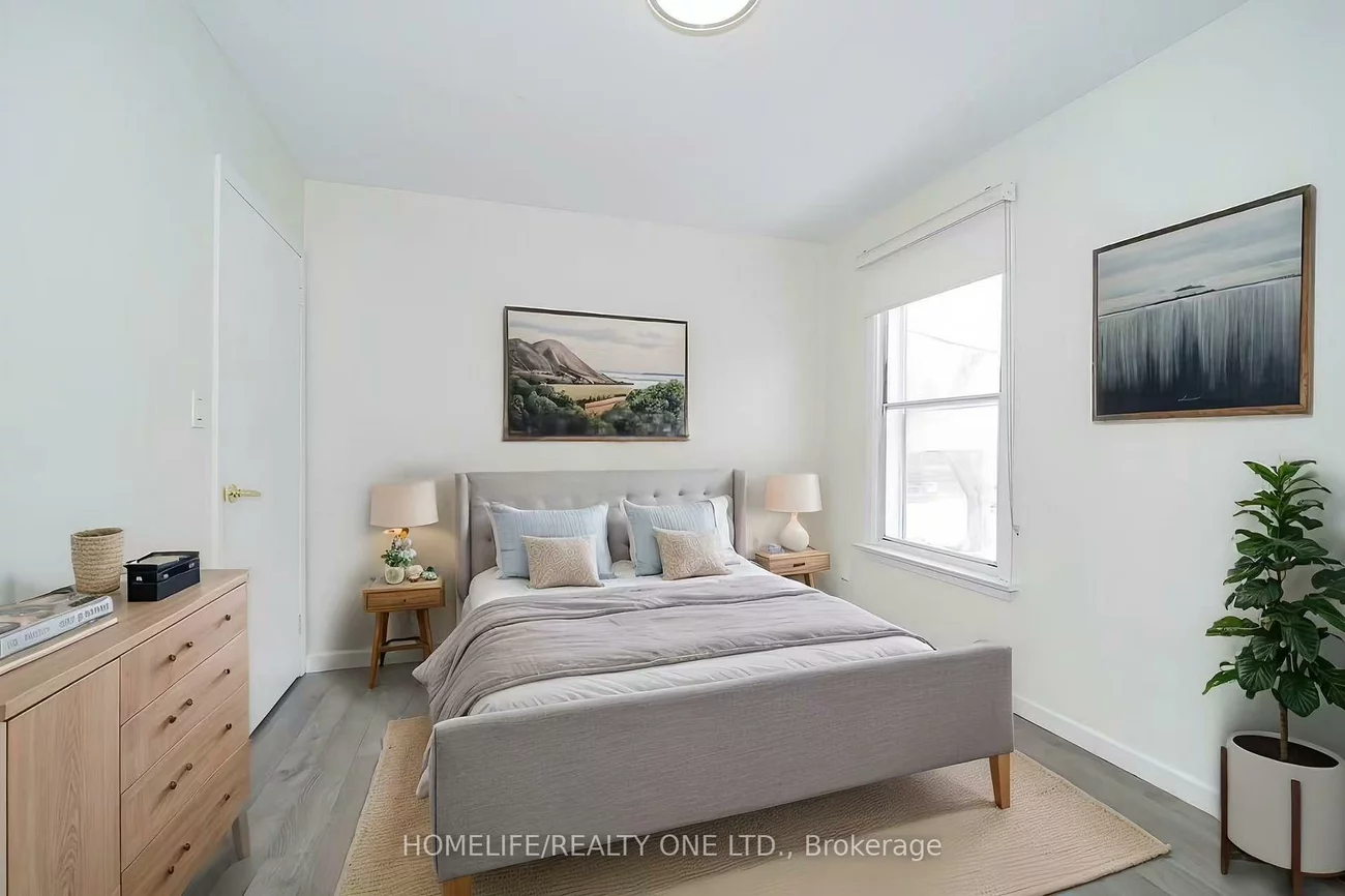 104, Benson, Wychwood, Toronto