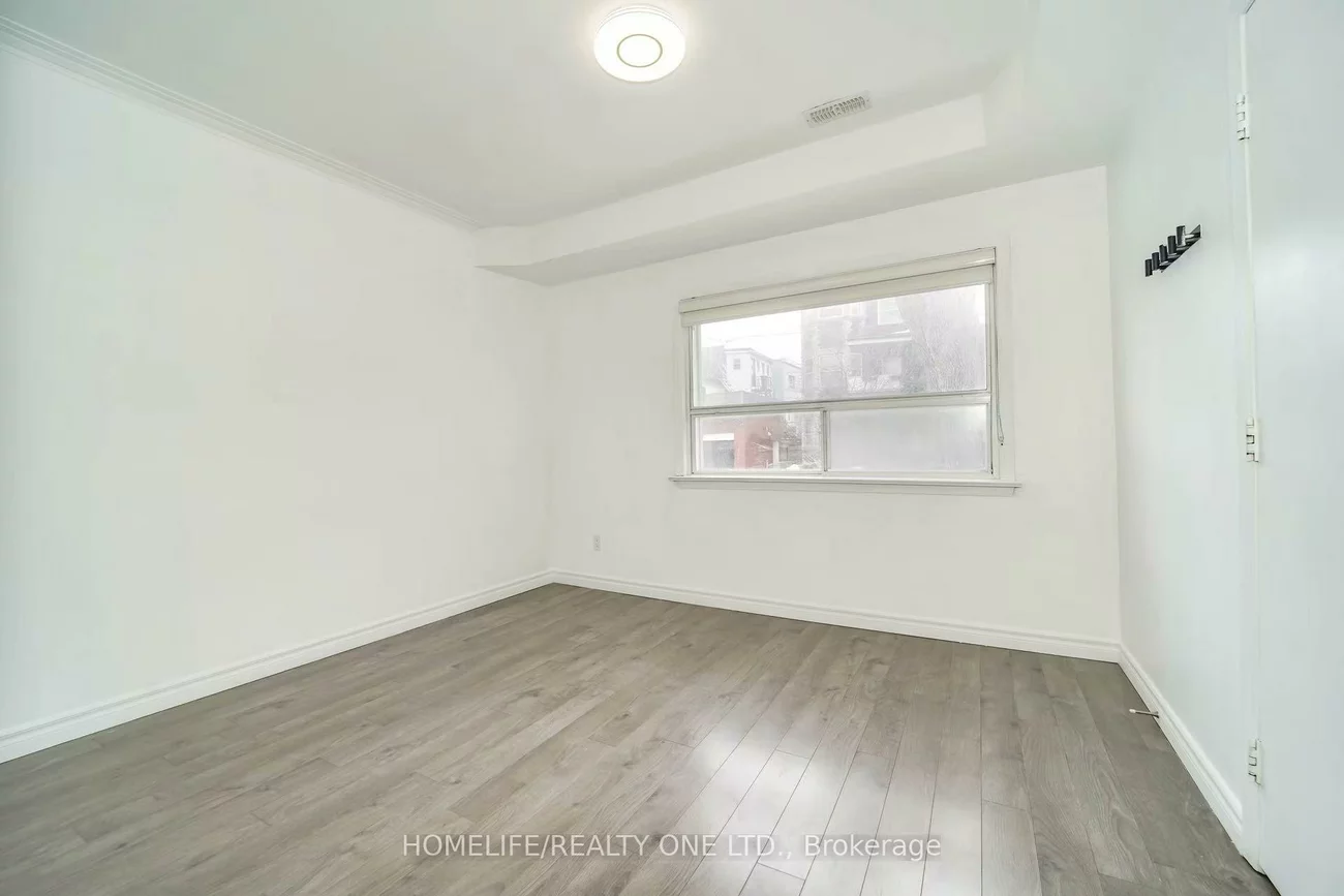 104, Benson, Wychwood, Toronto