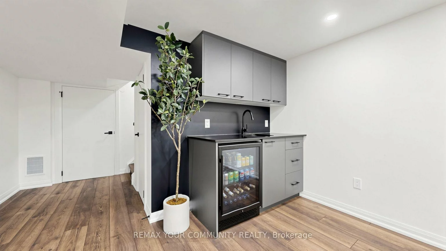48, Crossbow, Pleasant View, Toronto