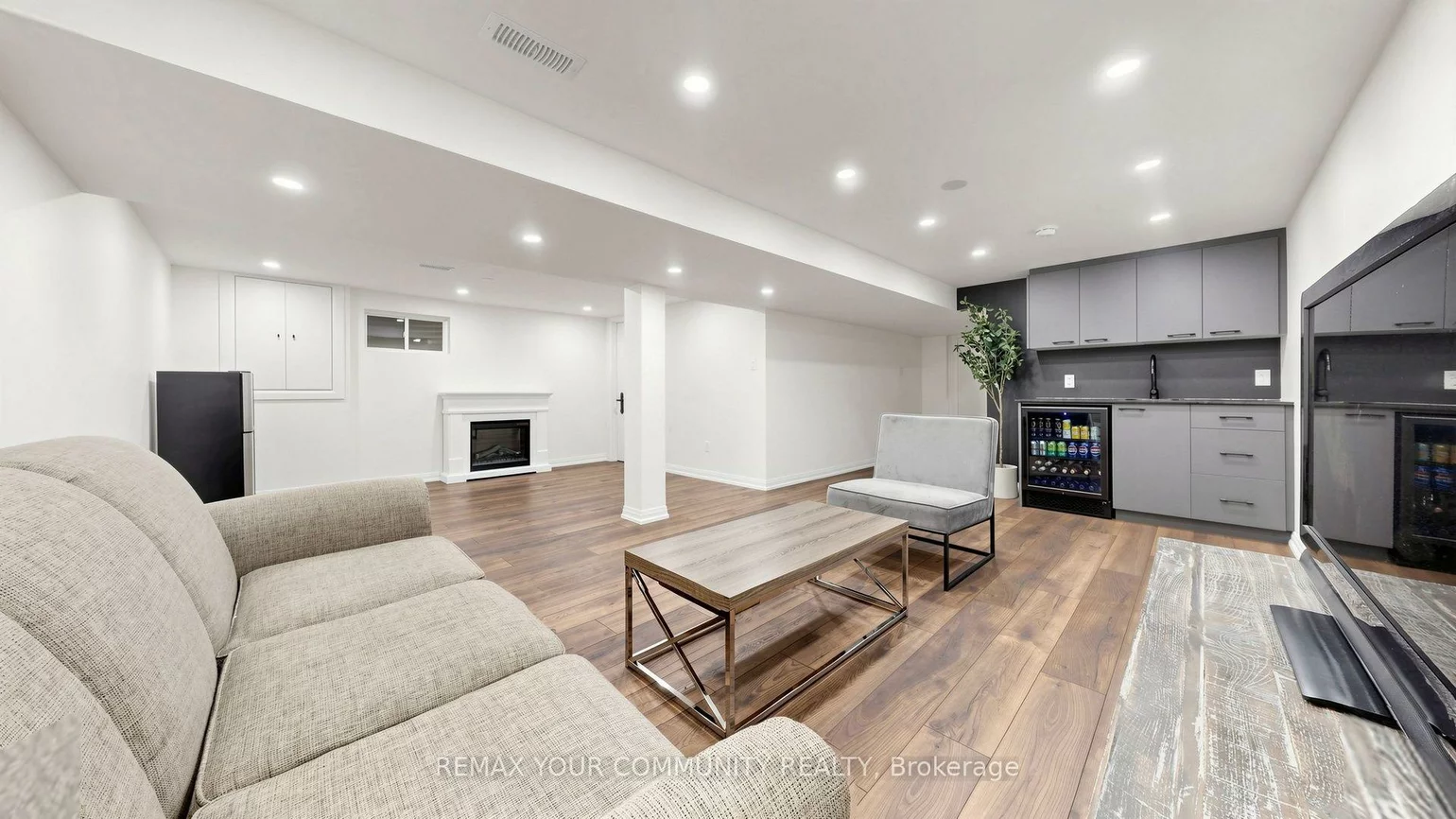 48, Crossbow, Pleasant View, Toronto