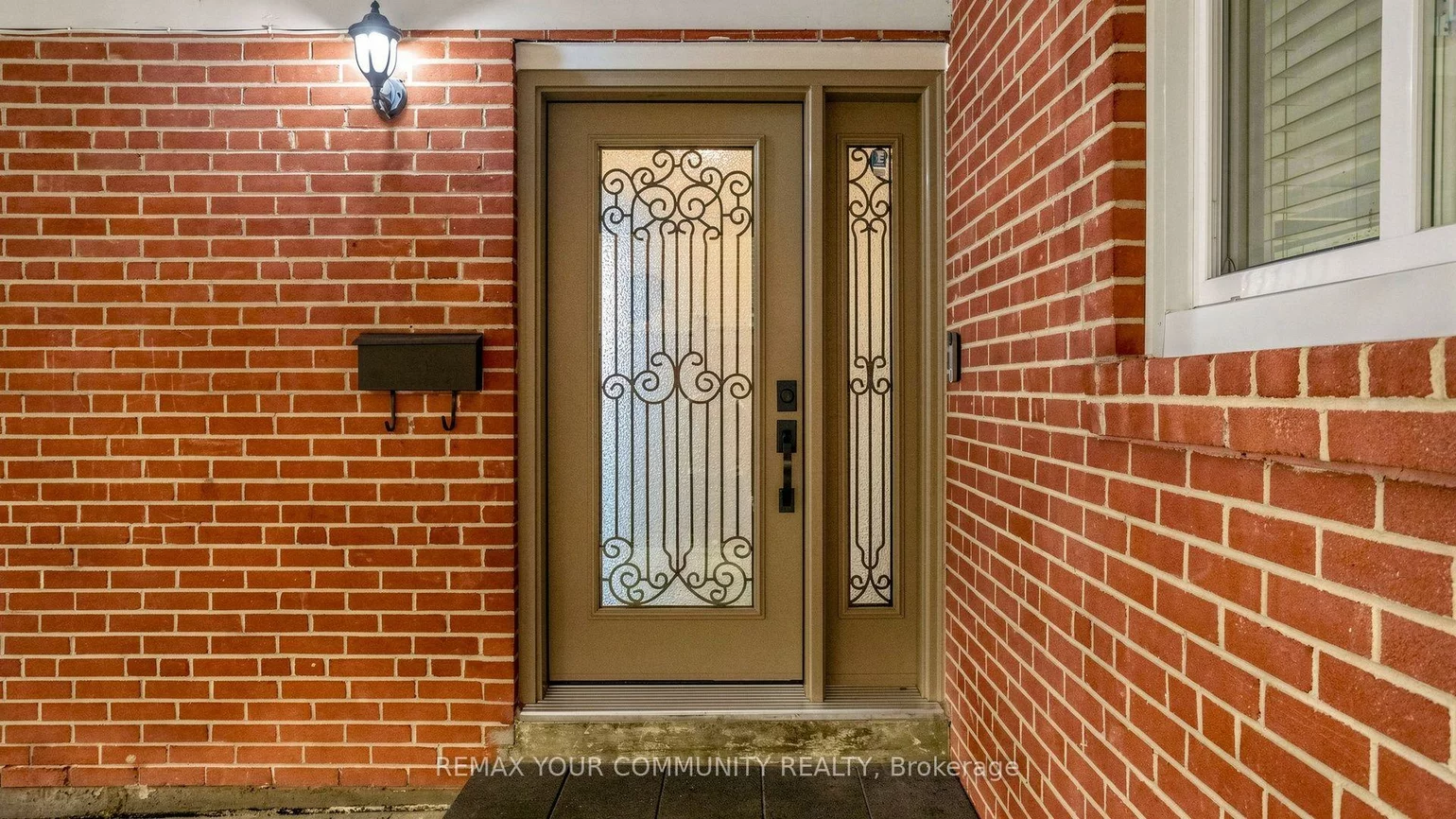 48, Crossbow, Pleasant View, Toronto