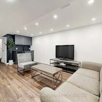48, Crossbow, Pleasant View, Toronto