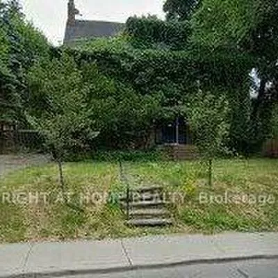 205, Heath, Casa Loma, Toronto