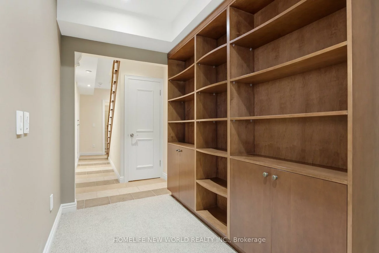 412, Deloraine, Bedford Park-Nortown, Toronto