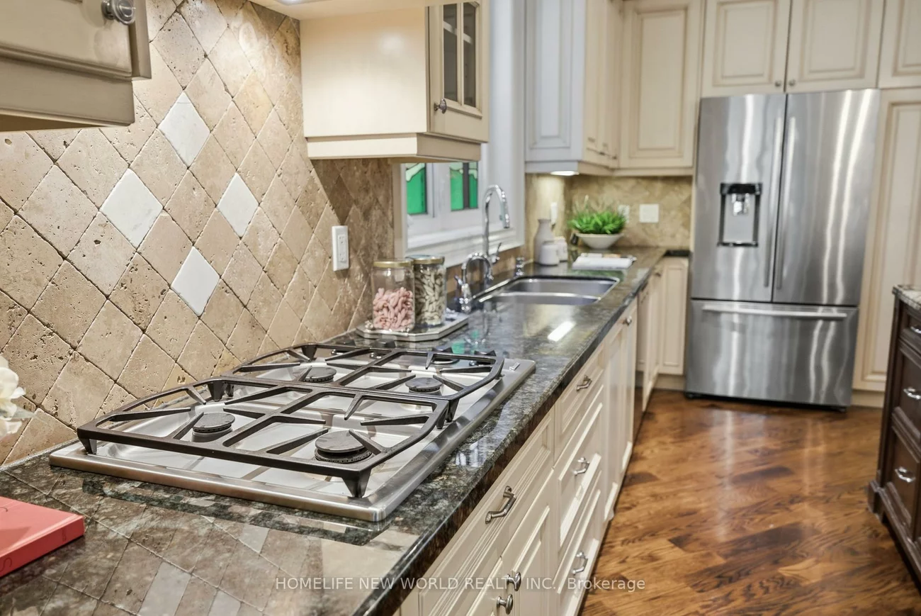412, Deloraine, Bedford Park-Nortown, Toronto