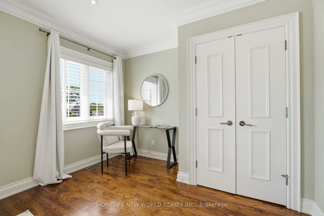 412, Deloraine, Bedford Park-Nortown, Toronto