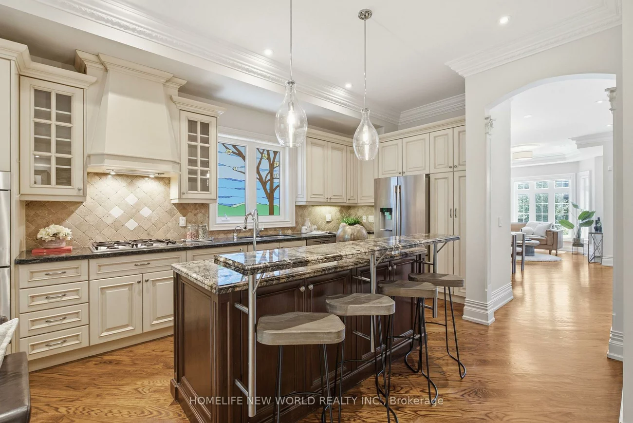 412, Deloraine, Bedford Park-Nortown, Toronto