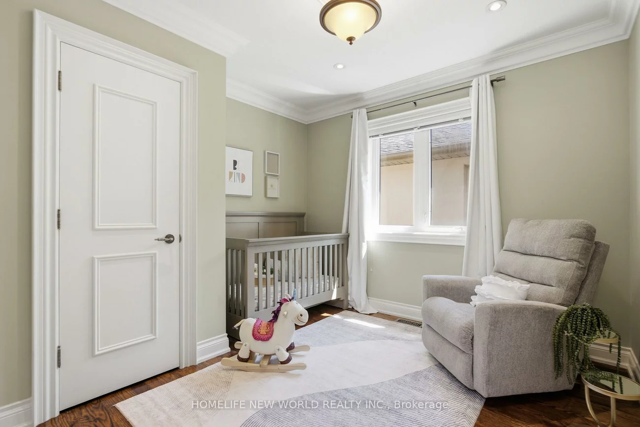 412, Deloraine, Bedford Park-Nortown, Toronto
