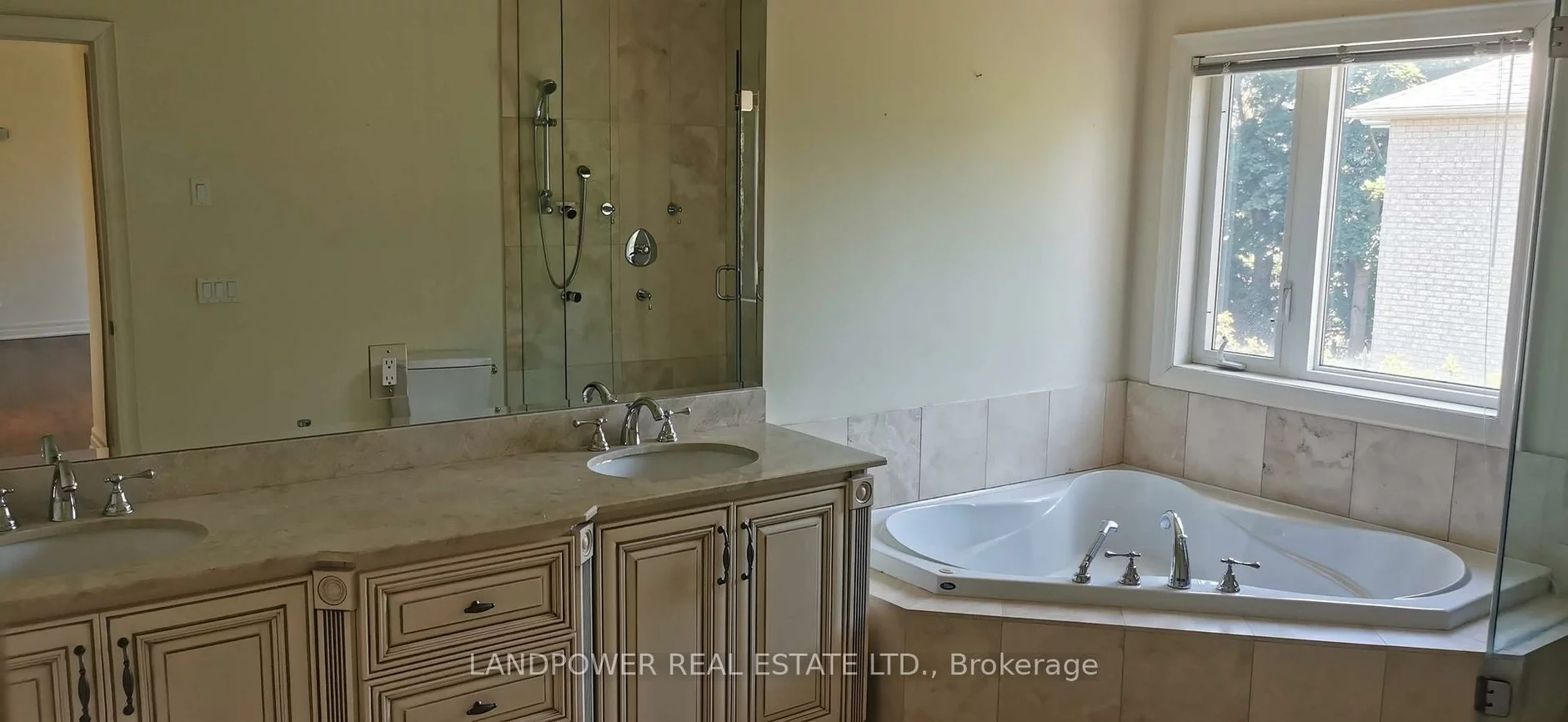 33, Bevdale, Willowdale West, Toronto