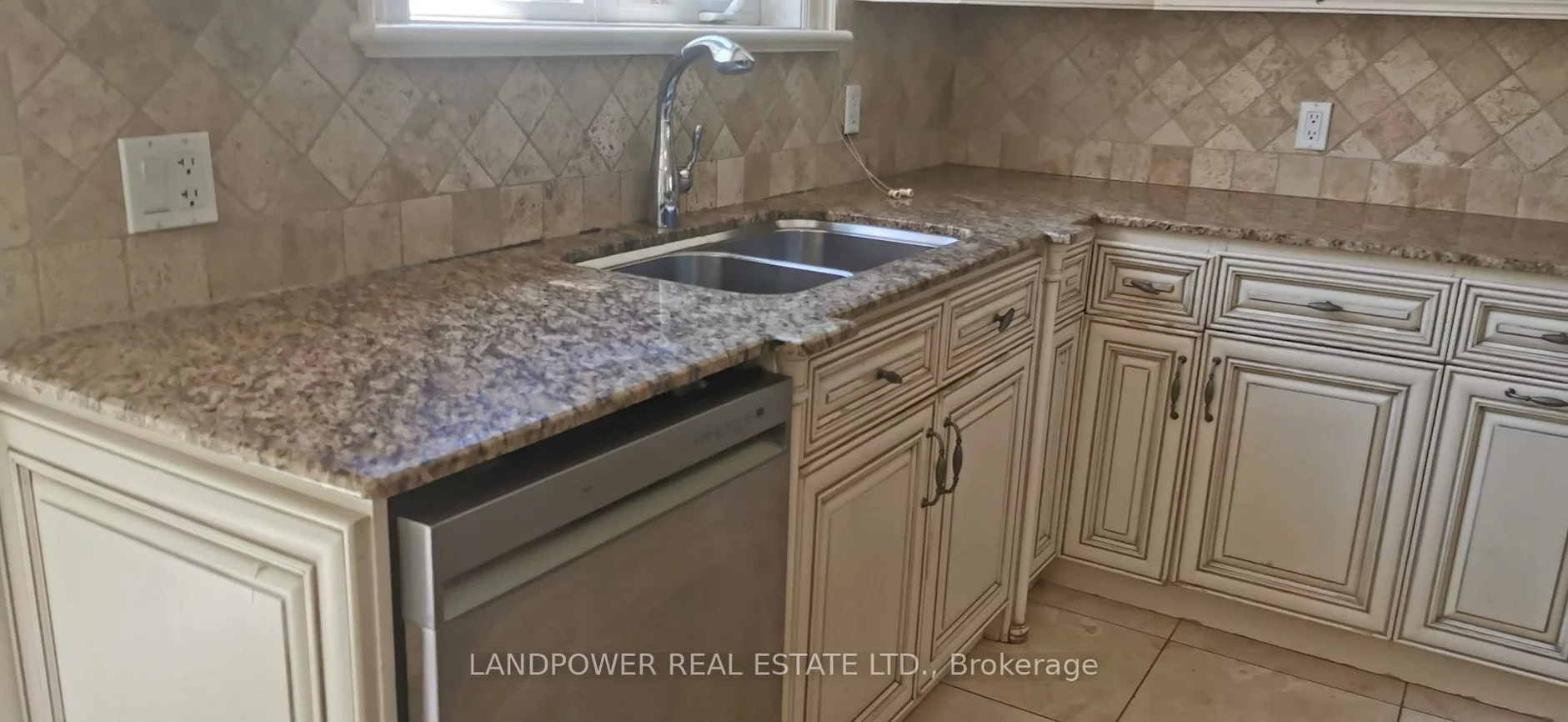 33, Bevdale, Willowdale West, Toronto