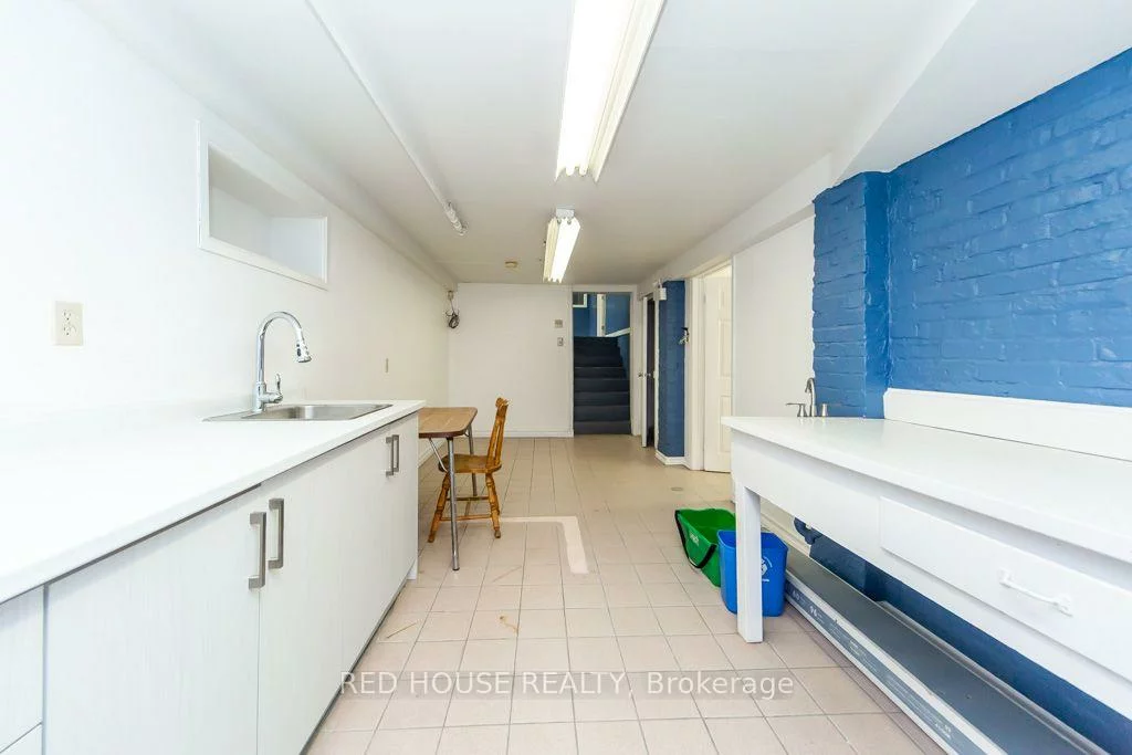 658, Vaughan, Oakwood Village, Toronto
