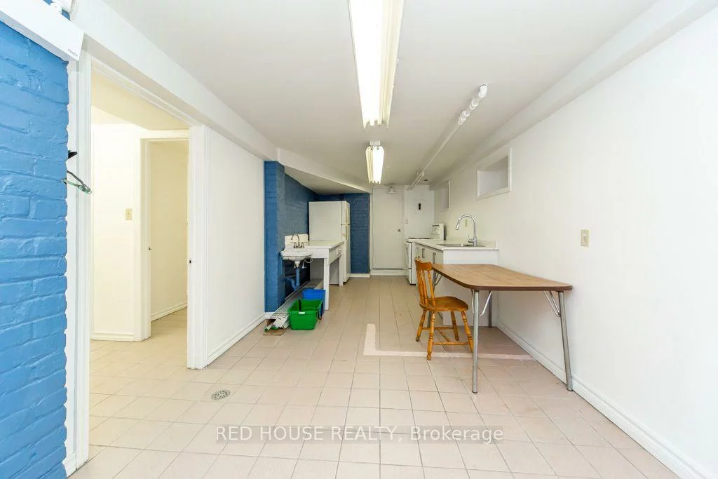 658, Vaughan, Oakwood Village, Toronto