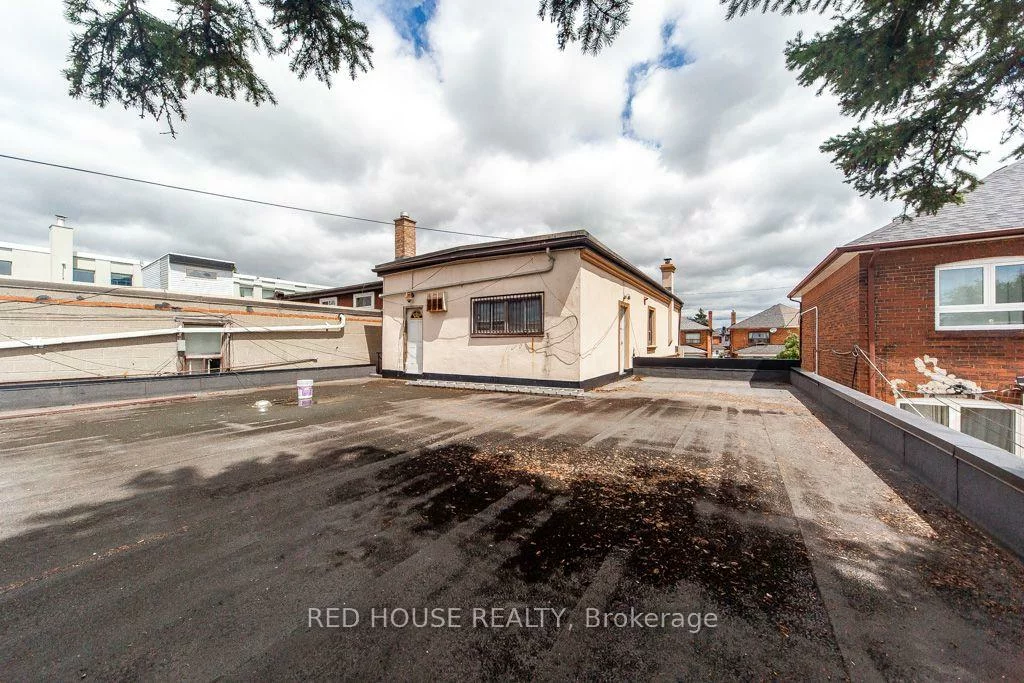 658, Vaughan, Oakwood Village, Toronto
