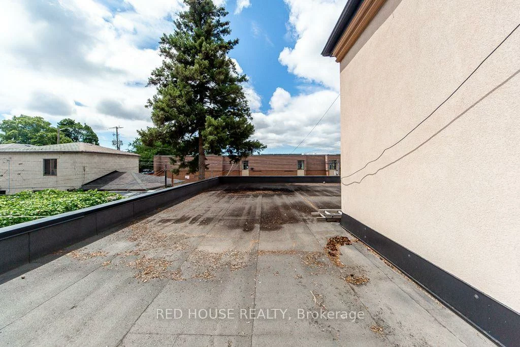 658, Vaughan, Oakwood Village, Toronto