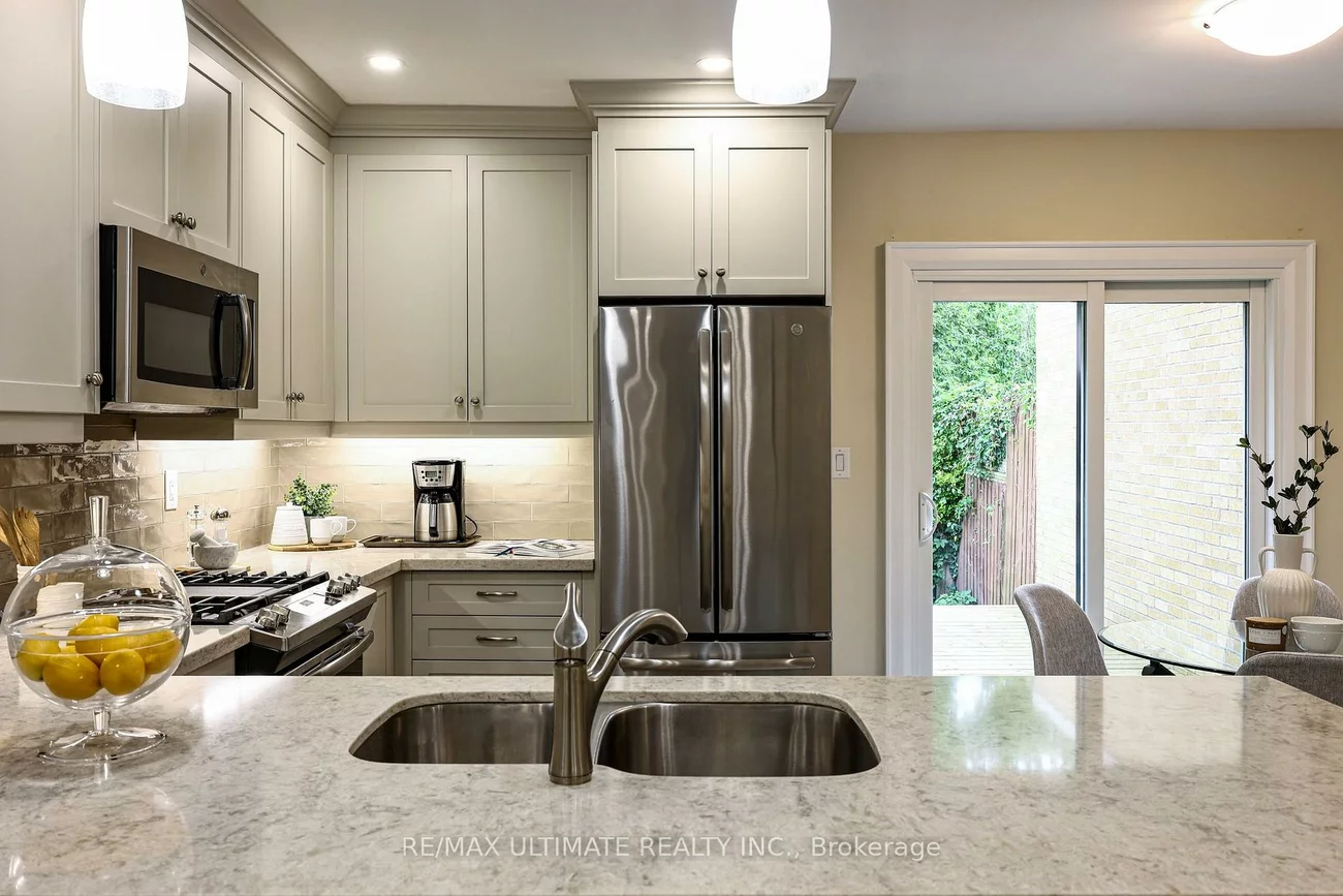 29, Falcon, Mount Pleasant East, Toronto
