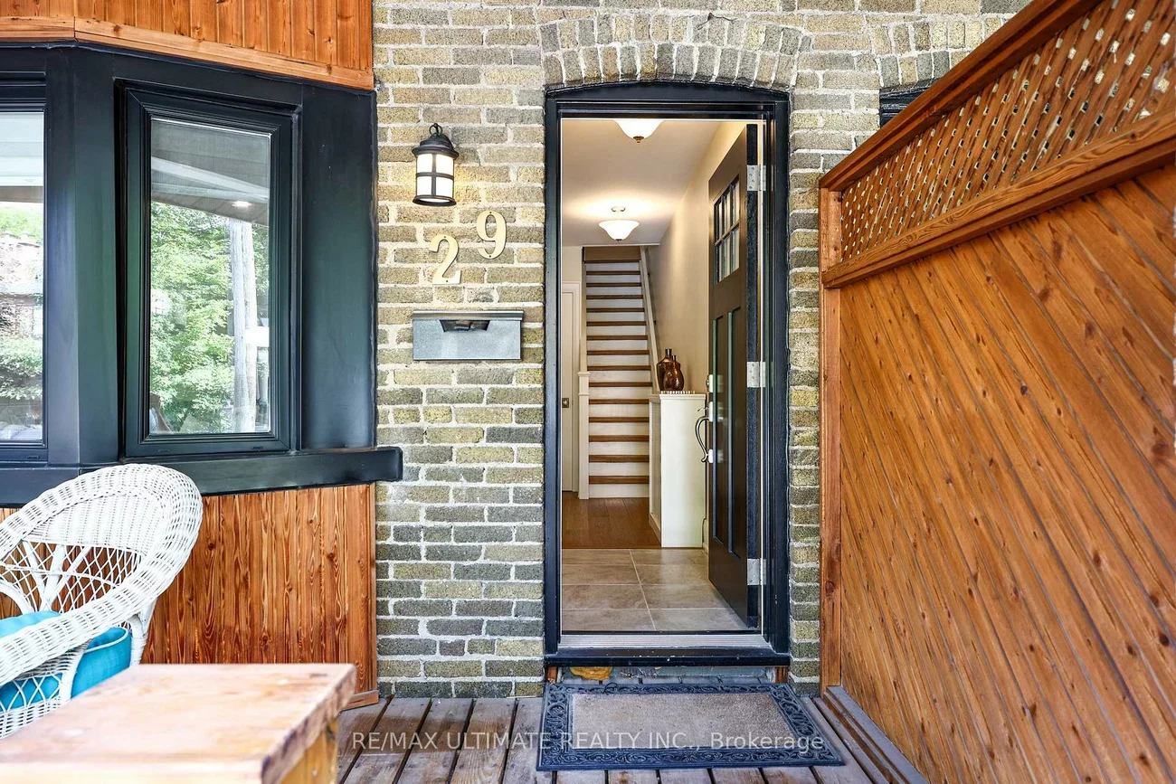 29, Falcon, Mount Pleasant East, Toronto