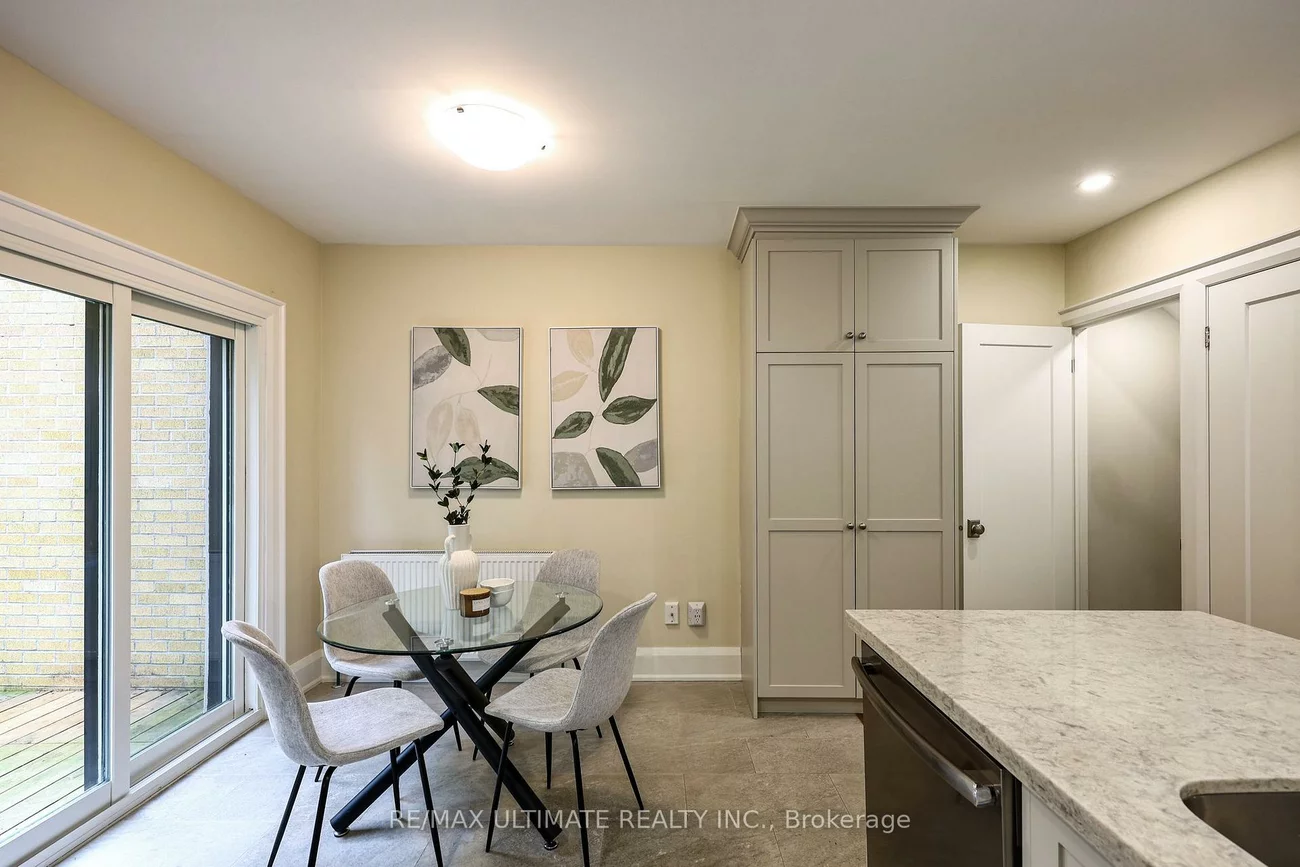 29, Falcon, Mount Pleasant East, Toronto