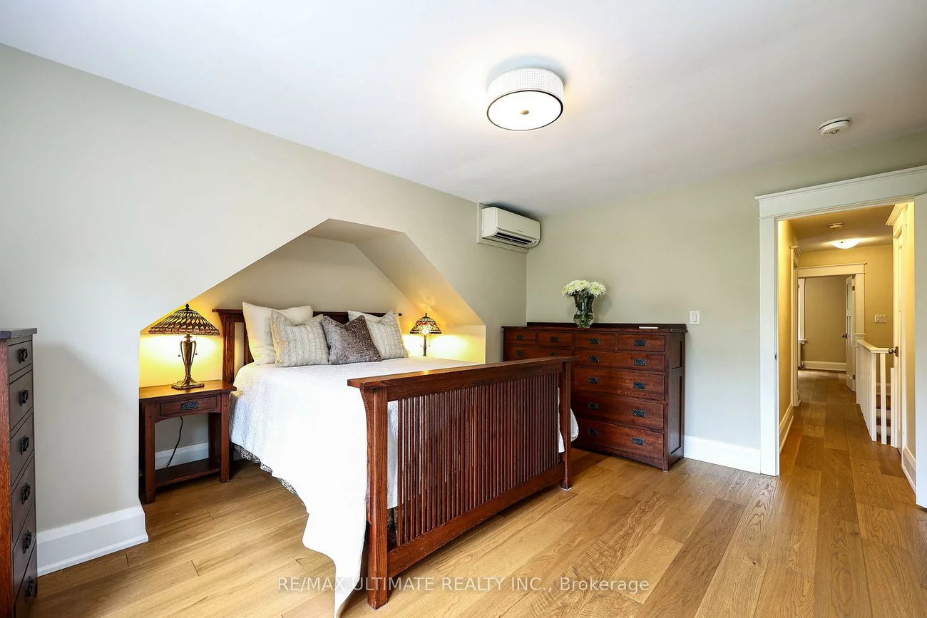 29, Falcon, Mount Pleasant East, Toronto