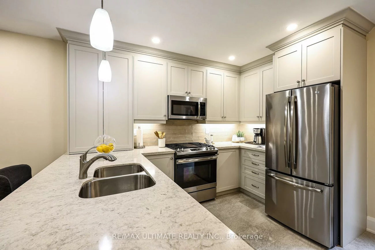 29, Falcon, Mount Pleasant East, Toronto