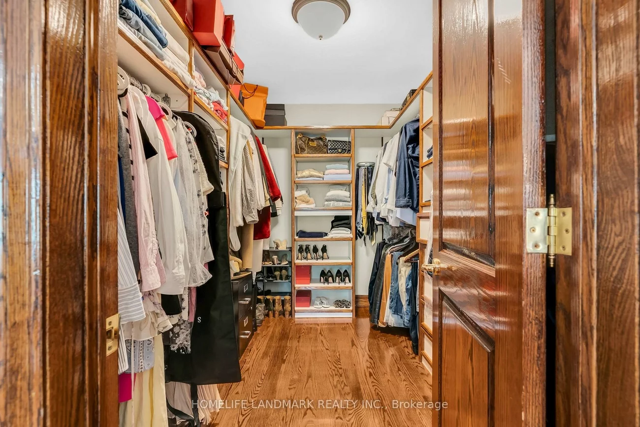 193, Codsell, Bathurst Manor, Toronto