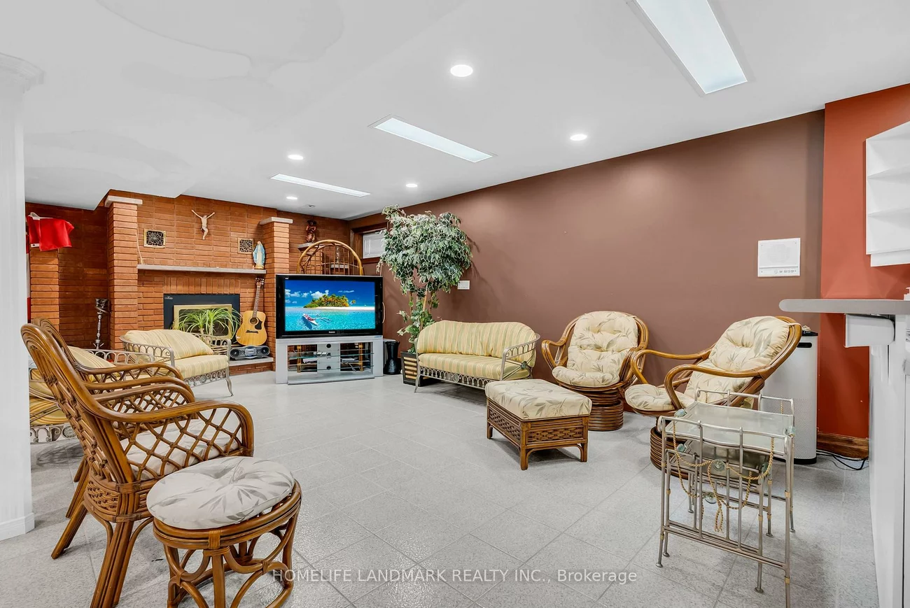 193, Codsell, Bathurst Manor, Toronto