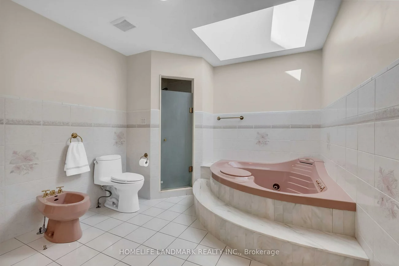 193, Codsell, Bathurst Manor, Toronto