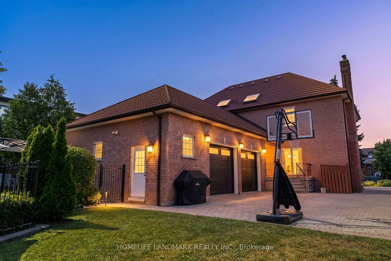 193, Codsell, Bathurst Manor, Toronto