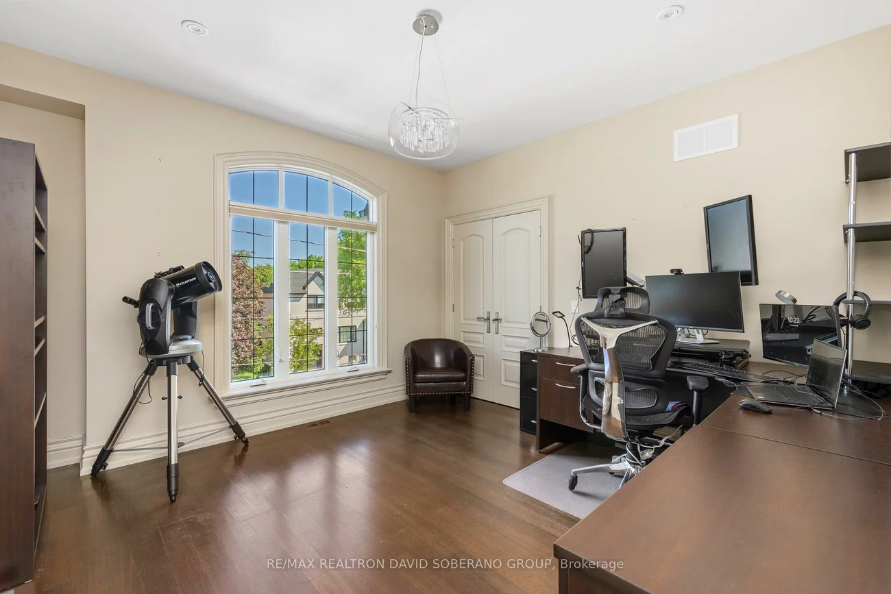 49, Verwood, Clanton Park, Toronto