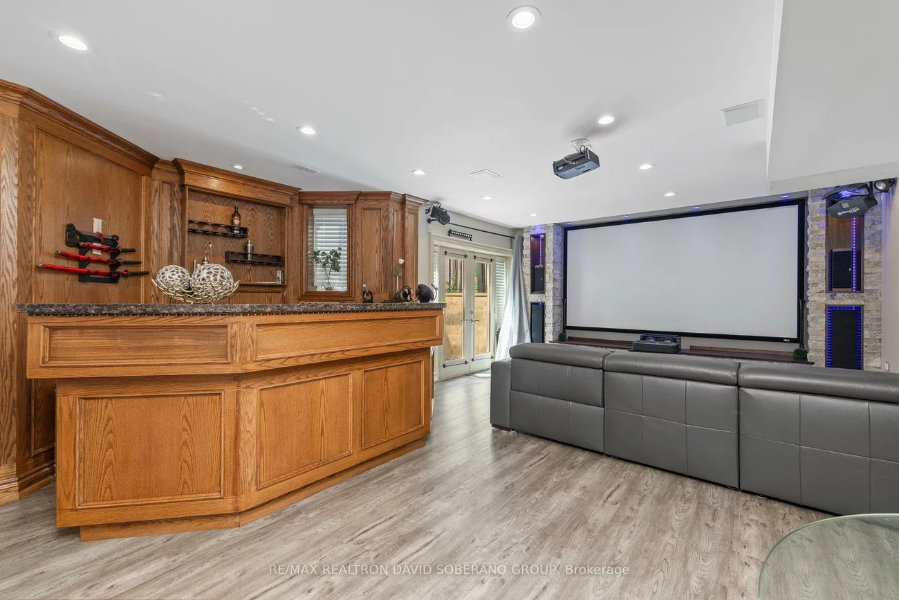 49, Verwood, Clanton Park, Toronto