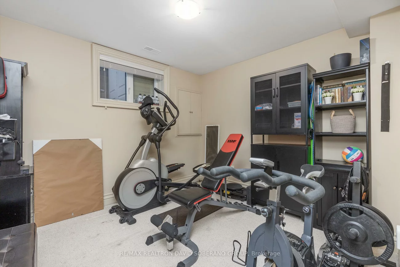 49, Verwood, Clanton Park, Toronto