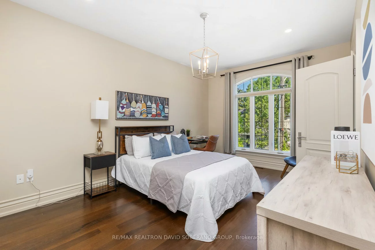49, Verwood, Clanton Park, Toronto