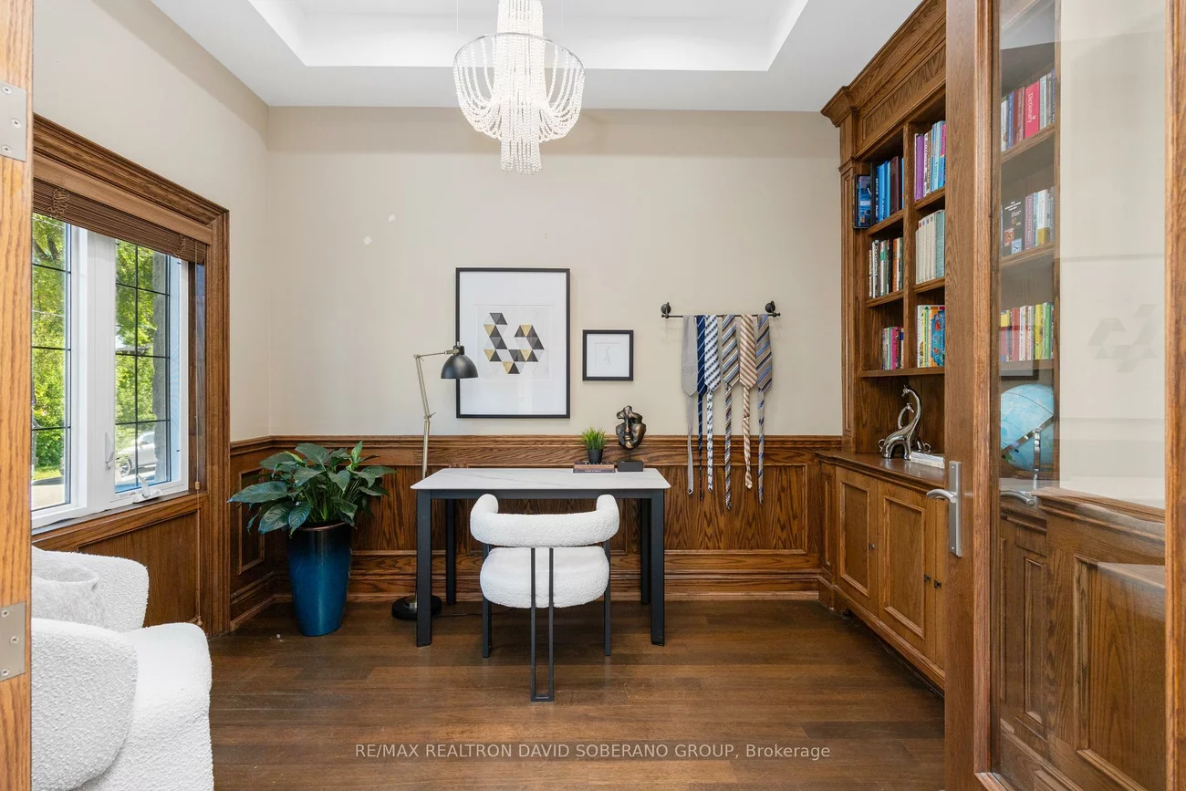 49, Verwood, Clanton Park, Toronto