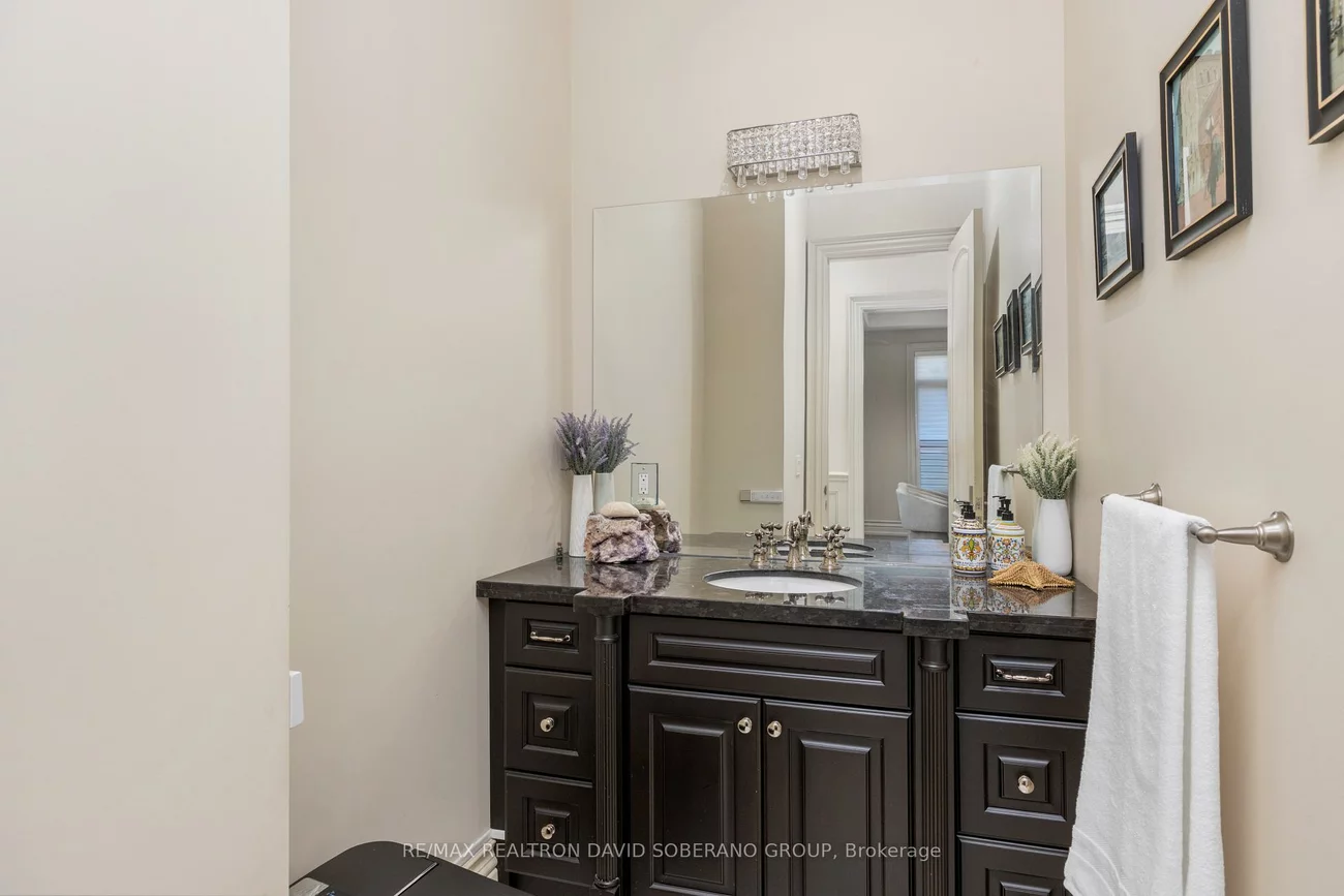 49, Verwood, Clanton Park, Toronto