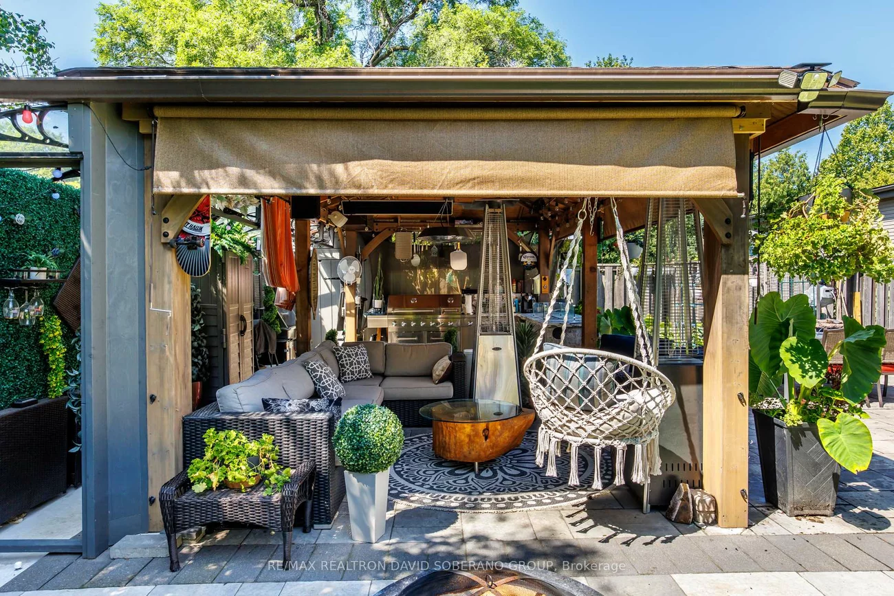 49, Verwood, Clanton Park, Toronto