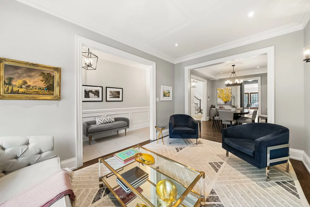 151, Sutherland, Leaside, Toronto