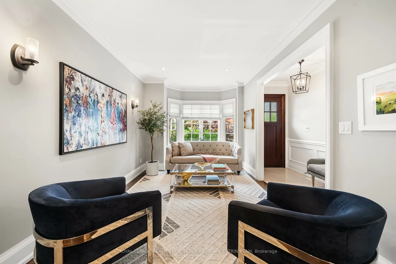151, Sutherland, Leaside, Toronto