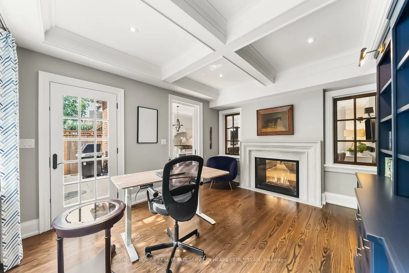 151, Sutherland, Leaside, Toronto