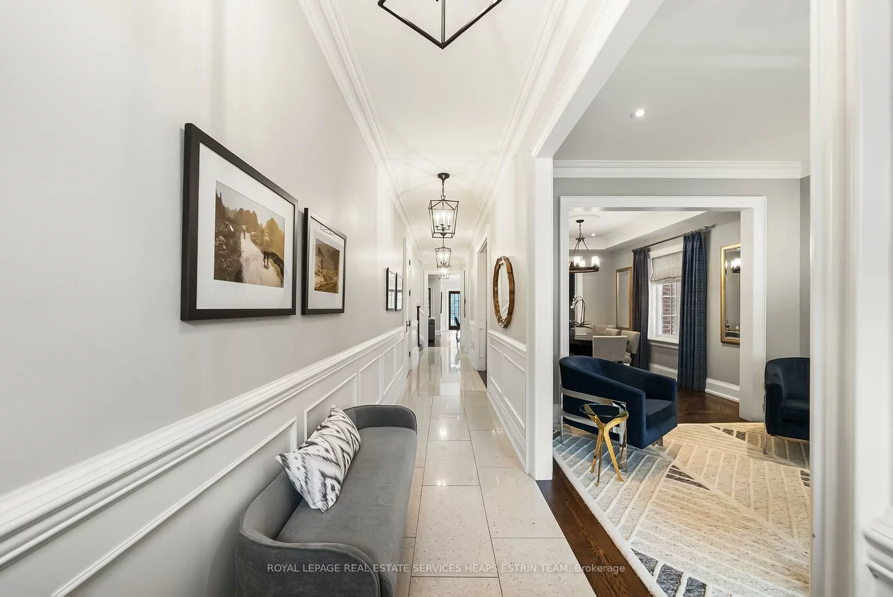 151, Sutherland, Leaside, Toronto