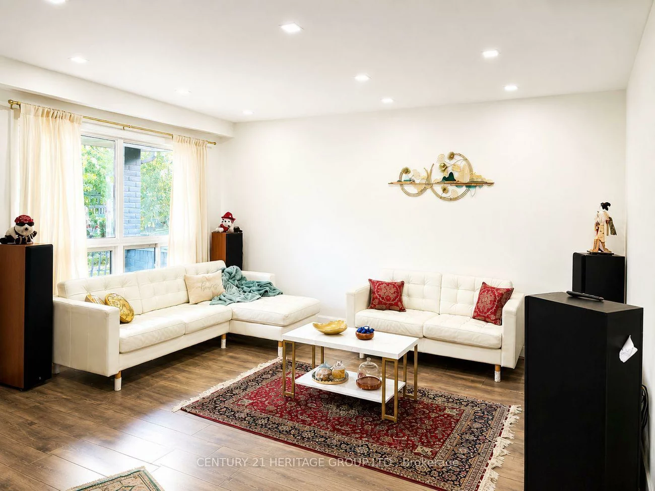 124, Regina, Englemount-Lawrence, Toronto