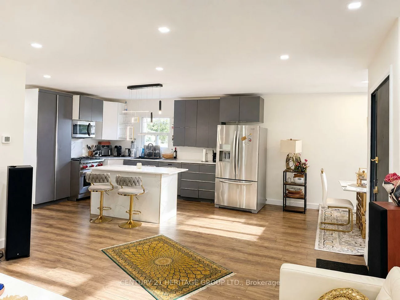 124, Regina, Englemount-Lawrence, Toronto