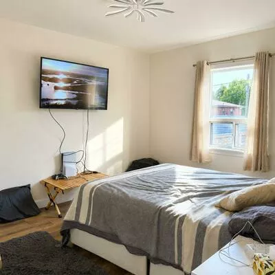 124, Regina, Englemount-Lawrence, Toronto