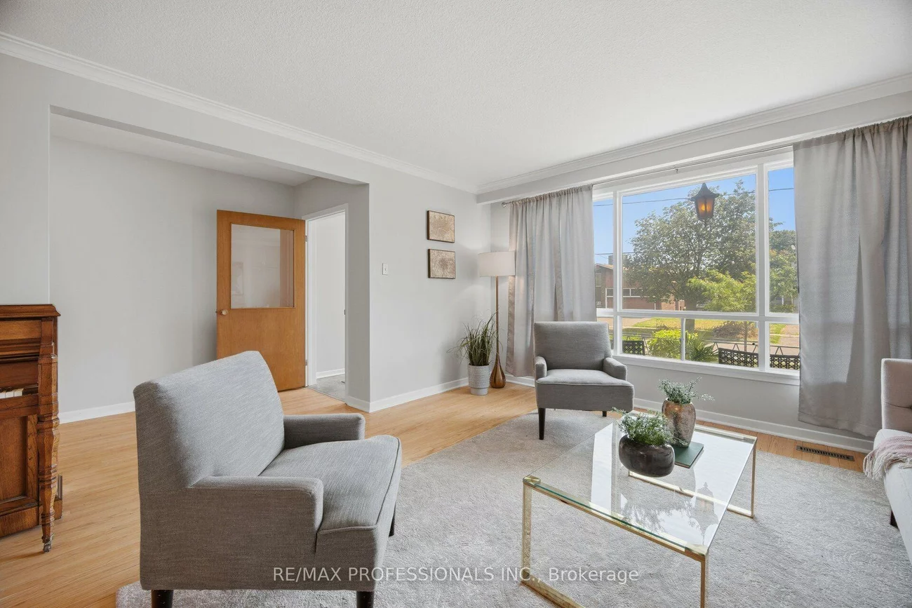 90, Peckham, Newtonbrook West, Toronto