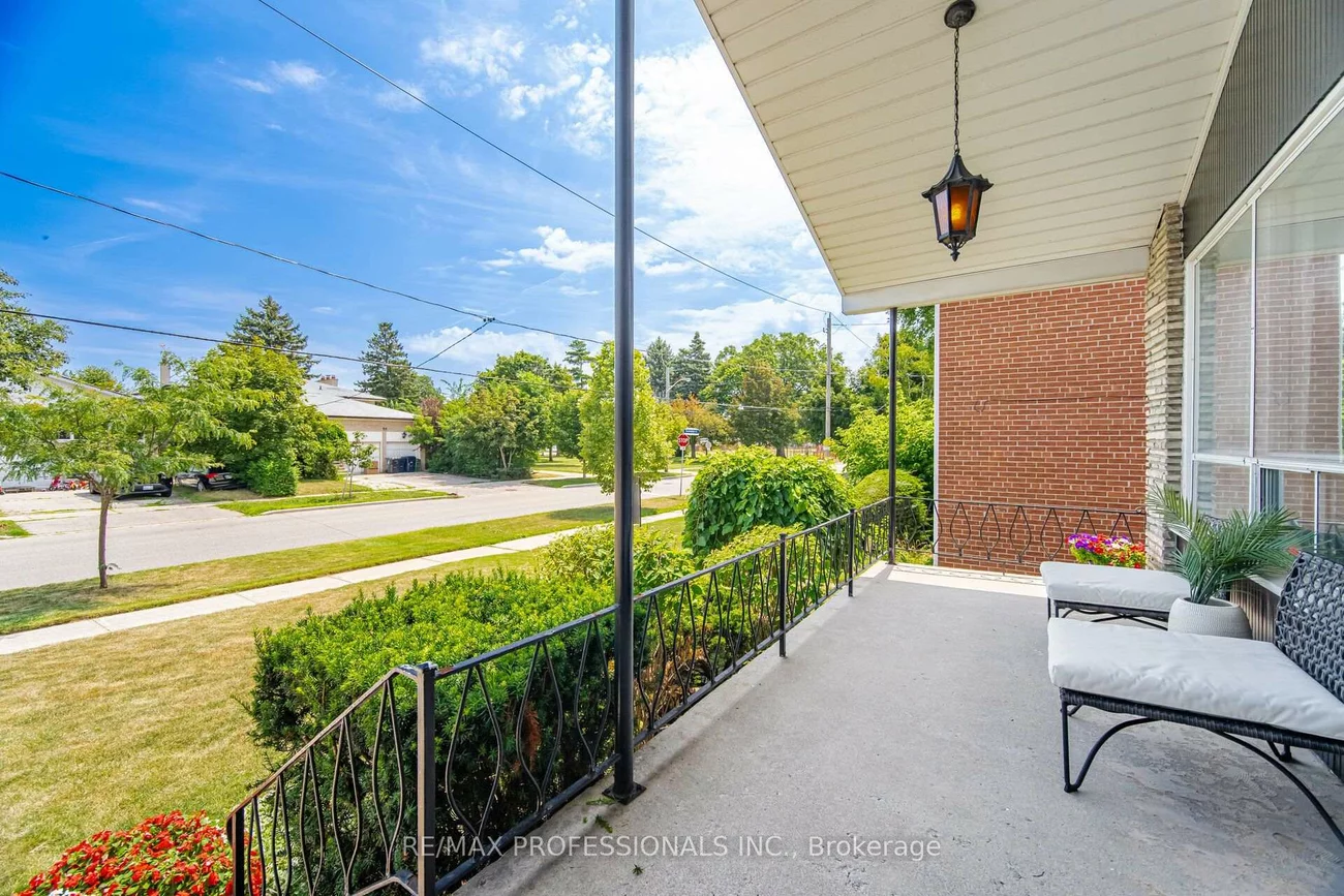 90, Peckham, Newtonbrook West, Toronto