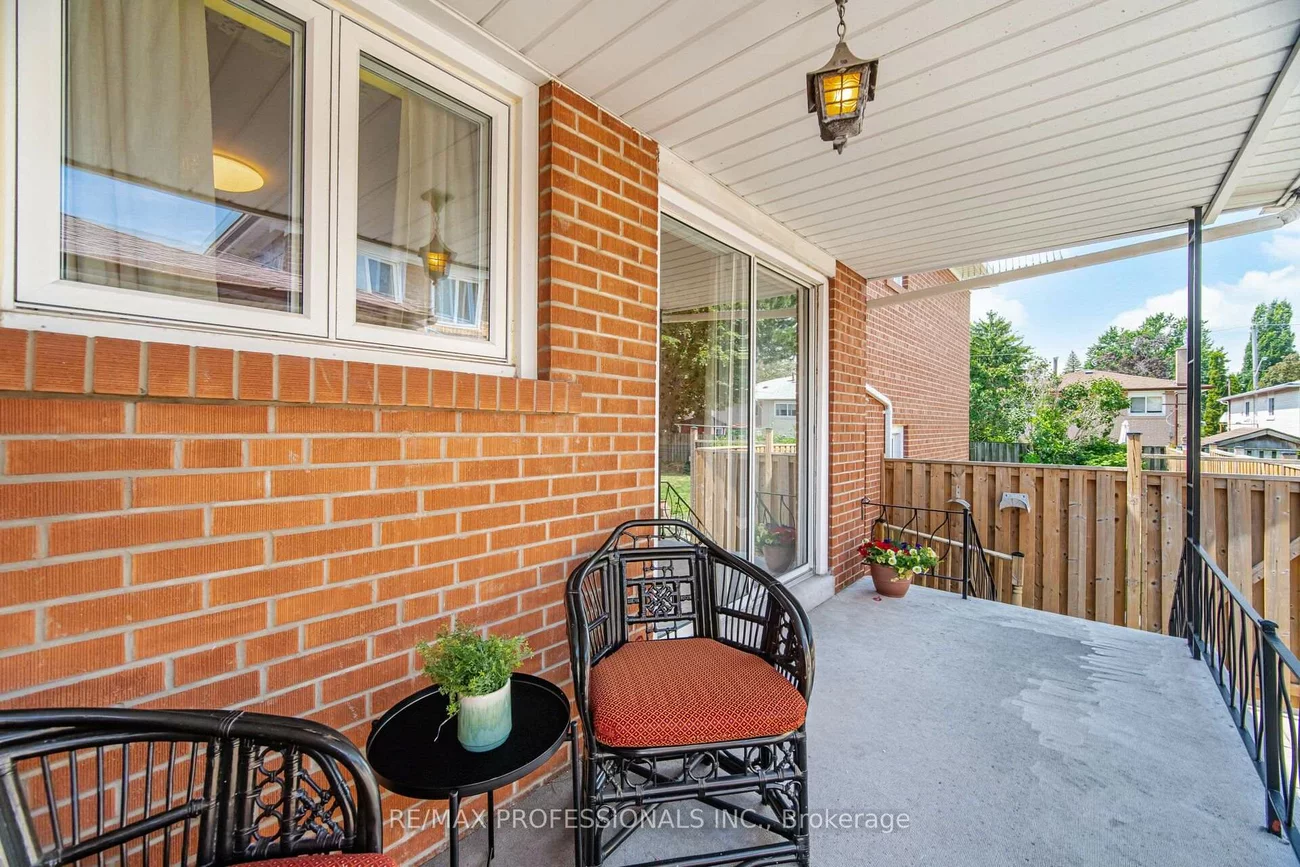 90, Peckham, Newtonbrook West, Toronto